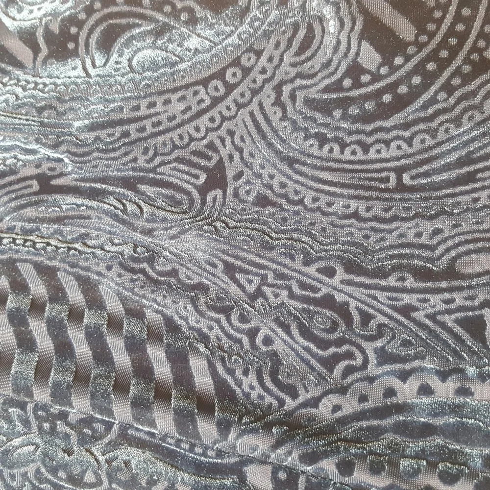 Ecote wrap front blue paisley velvet romper - Picture 7 of 7